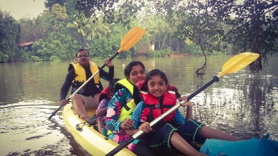 bangalorean family on kayak